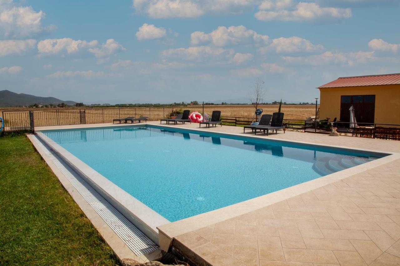 Agriturismo Albarosa-Terre Dell'Amore Марина-ди-Гроссето Экстерьер фото